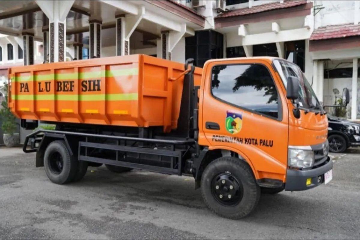 Armada Truk Pengangkut Sampah